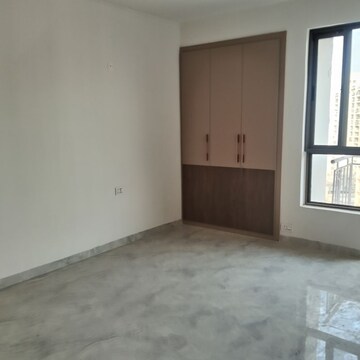 Room in 2 BHK Apartment at Unitech The Residences Sector 33, Sector 33 – for Rent