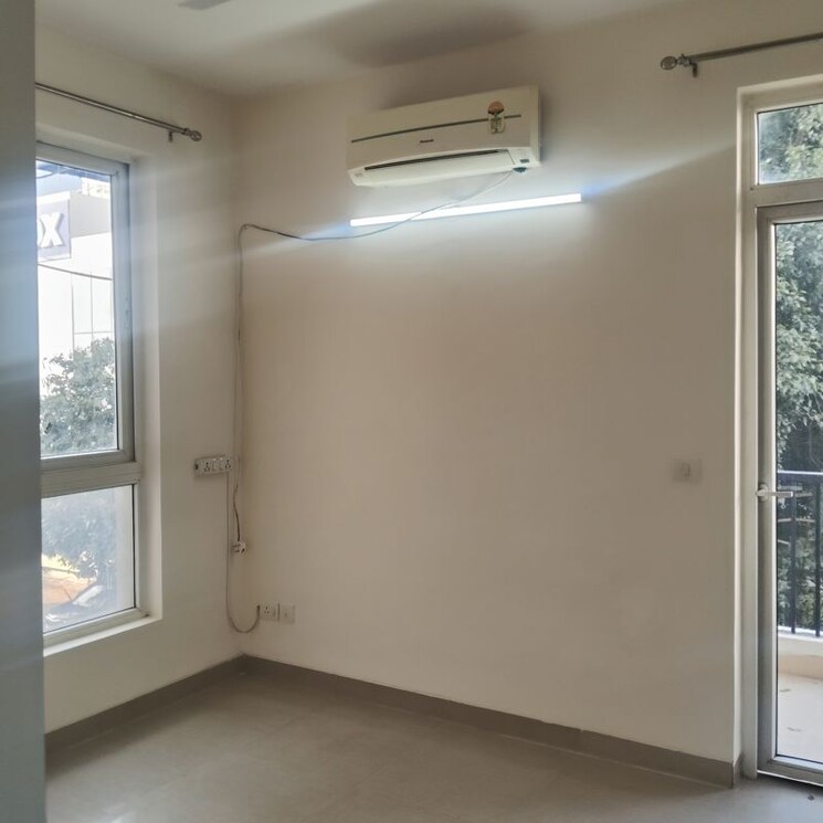 Room, emaar-emerald-estate 2 Bedroom 1020 Sq.Ft. Apartment In Sector 65 Gurgaon 9911661