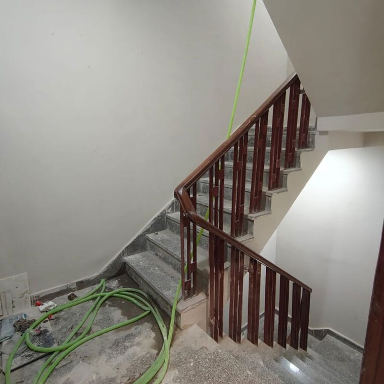 undefined, shivalik colony 3.5 Bedroom 1800 Sq.Ft. Builder Floor In Shivalik Colony Delhi 9911671