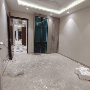 Room in 3.5 BHK Builder Floor at Shivalik Colony – for Rent