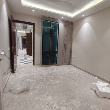 Room in 3.5 BHK Builder Floor at Shivalik Colony – for Rent