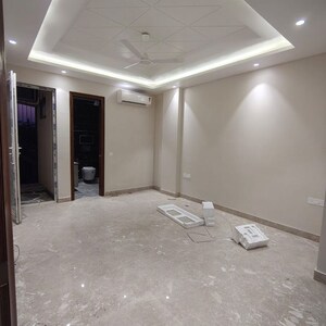 Room in 3.5 BHK Builder Floor at Shivalik Colony – for Rent