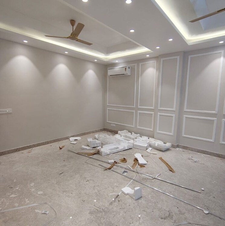 Room, shivalik colony 3.5 Bedroom 1800 Sq.Ft. Builder Floor In Shivalik Colony Delhi 9911671