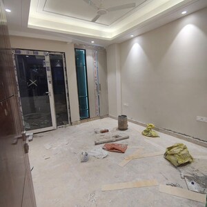 Room in 3.5 BHK Builder Floor at Shivalik Colony – for Rent