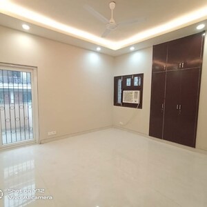Room in 3 BHK Builder Floor at Greater Kailash – for Rent