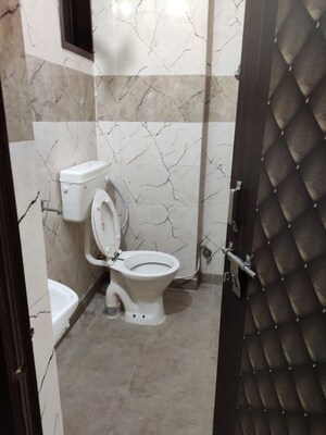 1 BHK Builder Floor For Rent in Rohini Sector 8