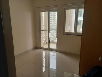 Room in 2 BHK Apartment at Puravankara Silversands, Mundhwa – for Rent
