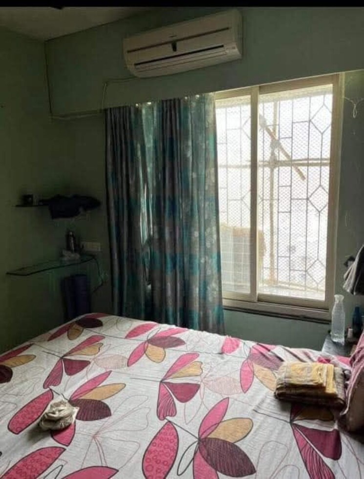 Room, goregaon east Pg For Girls In Goregaon East 9911759