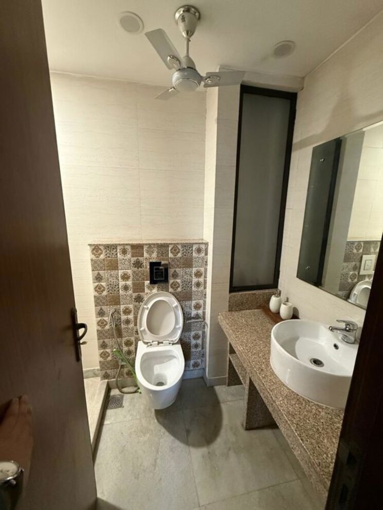 Bathroom, sector 43  3060 Sq.Ft. Builder Floor In Sector 43 Gurgaon 9911747