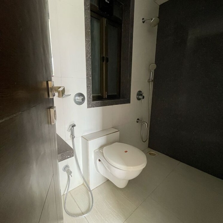 Bathroom, je-and-vee-om-trimurti 1 Bedroom 405 Sq.Ft. Apartment In Dindoshi Mumbai 9911792