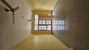 Room in 4 BHK Apartment at Parsvnath Royale Floors, Uattardhona – for Rent