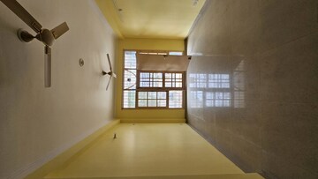 Room in 4 BHK Apartment at Parsvnath Royale Floors, Uattardhona – for Rent