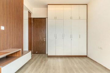 Room in 3.5 BHK Apartment at Vaswani Exquisite, Whitefield – for Rent