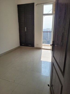 Room in 2 BHK Apartment at Prateek Wisteria, Sector 77 – for Rent