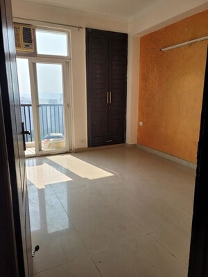 Room in 2 BHK Apartment at Prateek Wisteria, Sector 77 – for Rent