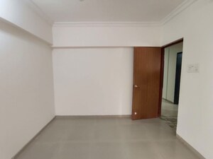 Room in 2 BHK Apartment at MM Spectra, Chembur – for Rent