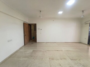 Room in 2 BHK Apartment at MM Spectra, Chembur – for Rent