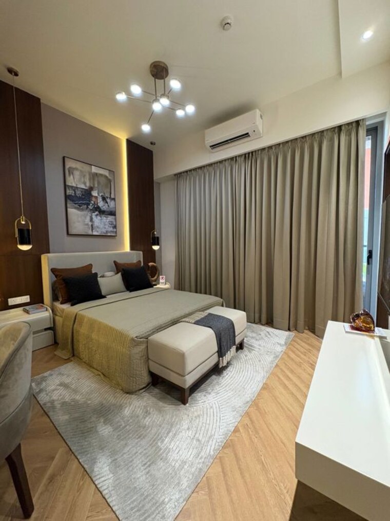 Bedroom, signature-global-cloverdale 3.5 Bedroom 2280 Sq.Ft. Apartment In Sector 71 Gurgaon 9911881