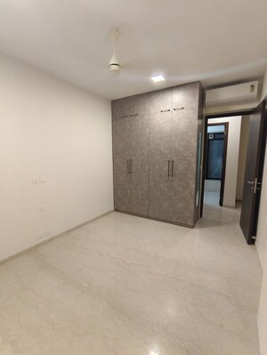 Master Bedroom in 3 BHK Apartment at Kalpataru Mugnus, Bandra East – for Rent