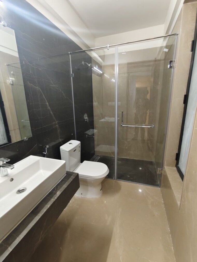 Attached Bathroom, kalpataru-mugnus 3 Bedroom 1197 Sq.Ft. Apartment In Bandra East Mumbai 9911860