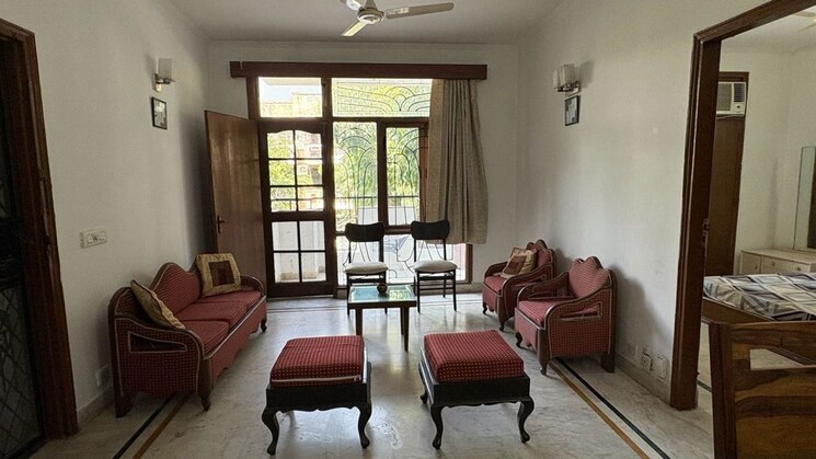 Living Room, suncity-heights 4 Bedroom 274 Sq.Yd. Apartment In Sector 54 Gurgaon 9911955