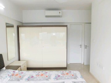 Room in 2 BHK Apartment at Godrej The Trees, Vikhroli East – for Rent