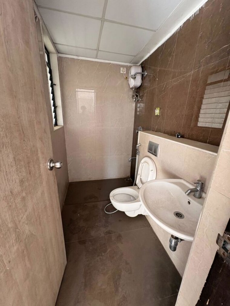 Bathroom, lodha-downtown 2 Bedroom 560 Sq.Ft. Apartment In Dombivli East Thane 9911985