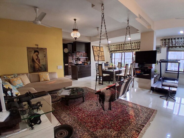 Living Room, lokhandwala complex 4 Bedroom 1400 Sq.Ft. Apartment In Lokhandwala Complex Mumbai 9912010