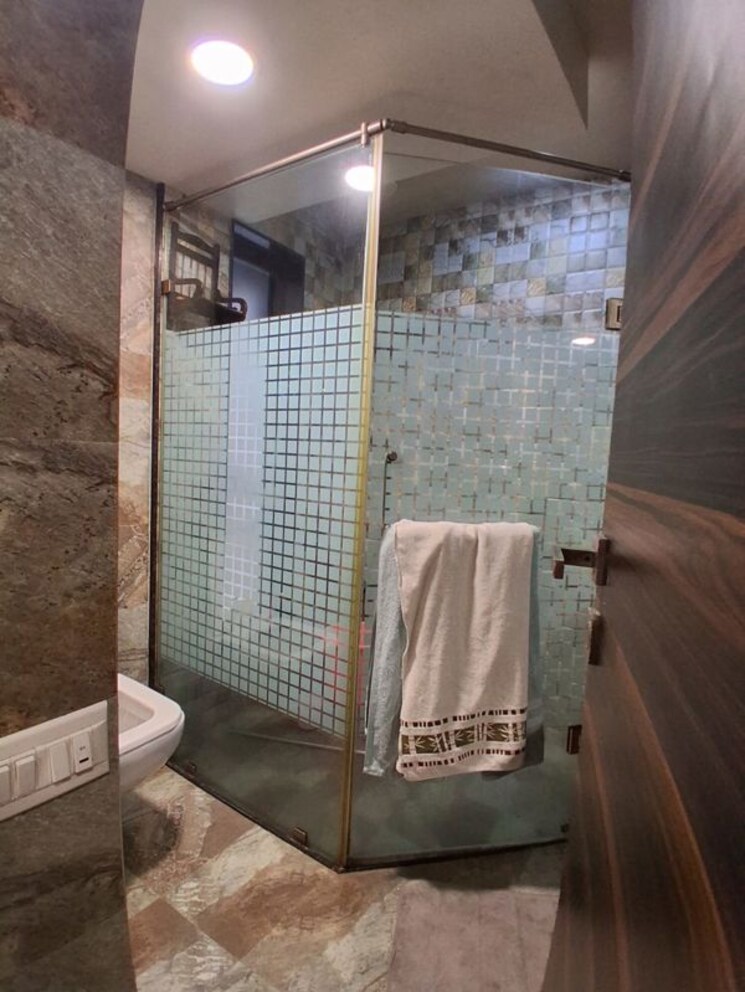 Living Room, lokhandwala complex 4 Bedroom 1400 Sq.Ft. Apartment In Lokhandwala Complex Mumbai 9912010