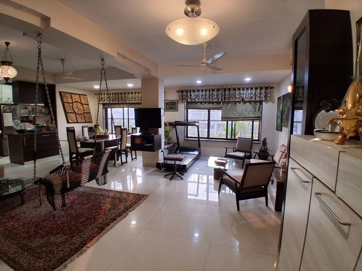 Living Room, lokhandwala complex 4 Bedroom 1400 Sq.Ft. Apartment In Lokhandwala Complex Mumbai 9912010