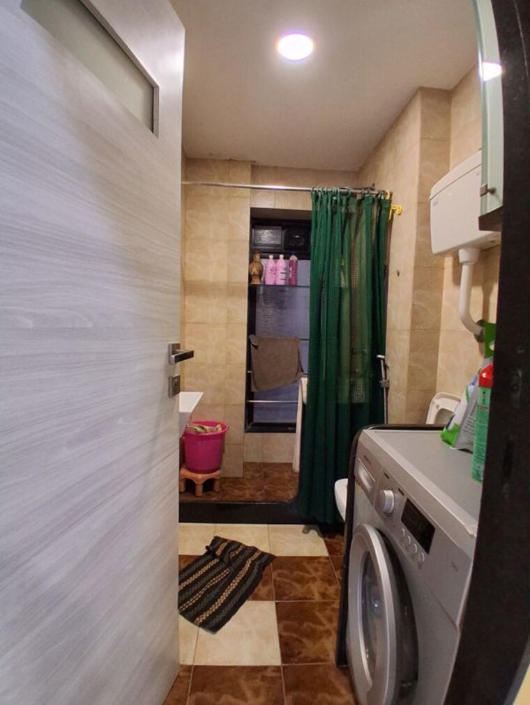 Other, lokhandwala complex 4 Bedroom 1400 Sq.Ft. Apartment In Lokhandwala Complex Mumbai 9912010