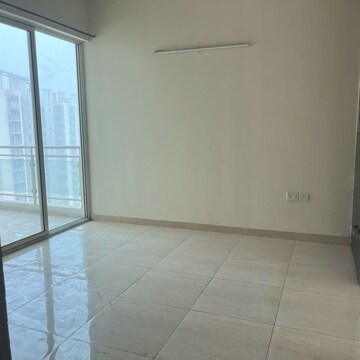 Room in 3 BHK Apartment at Gaur Saundaryam, Haibatpur – for Rent