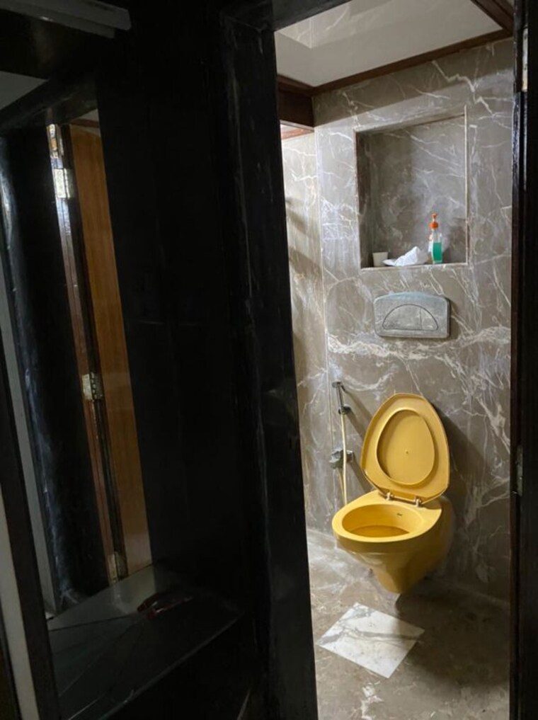 Bathroom, juhu-scheme 6 Bedroom 6300 Sq.Ft. Villa In Juhu Mumbai 9912085
