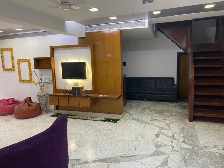 Living Room, juhu-scheme 6 Bedroom 6300 Sq.Ft. Villa In Juhu Mumbai 9912085