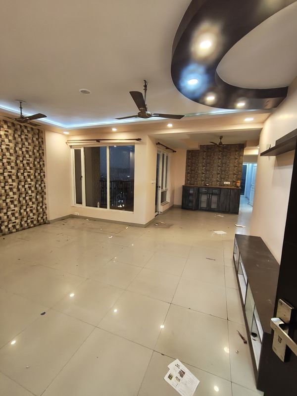 3 BHK + Pooja Room Apartment For Rent in Logix Blossom County