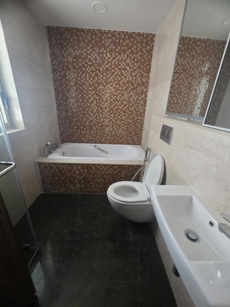 Bathroom, lodha-allura 3 Bedroom 1334 Sq.Ft. Apartment In Worli Mumbai 9912024
