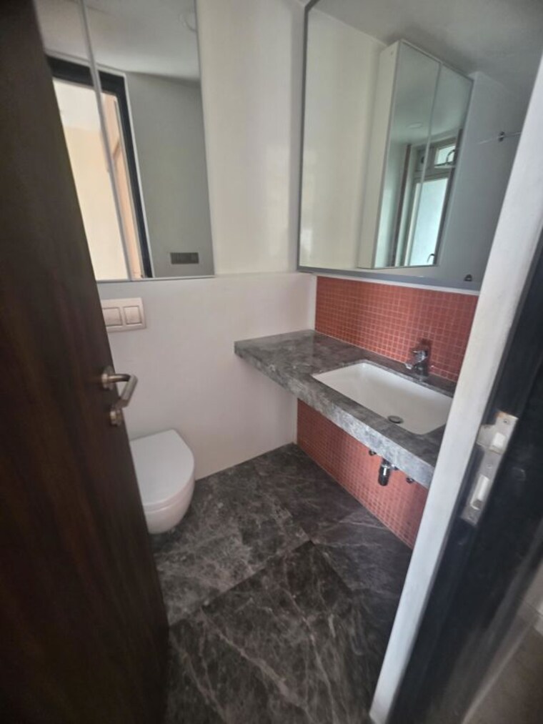Bathroom, lodha-allura 3 Bedroom 1334 Sq.Ft. Apartment In Worli Mumbai 9912024
