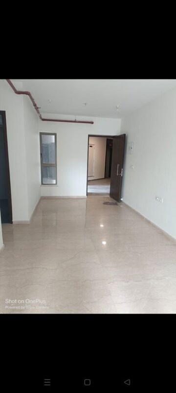 Room in 2 BHK Apartment at Kalpataru Paramount, Kapur Bawdi – for Sale