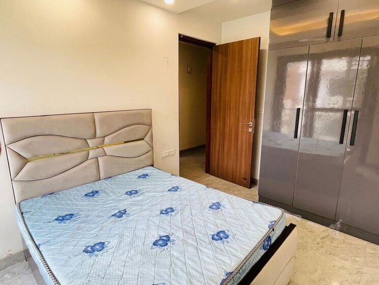 Bedroom, sector 56 3 Bedroom 180 Sq.Yd. Builder Floor In Sector 56 Gurgaon 9912110