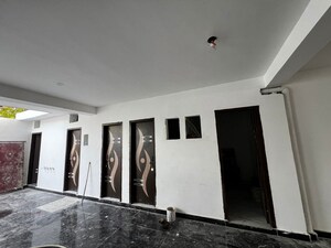 Building Lobby in 3 BHK Builder Floor at BP Homes, Sector 85 – for Rent