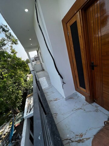 Balcony in 3 BHK Builder Floor at BP Homes, Sector 85 – for Rent