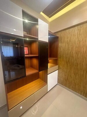 Room in 2 BHK Apartment at Magarpatta City Iris, Hadapsar – for Rent