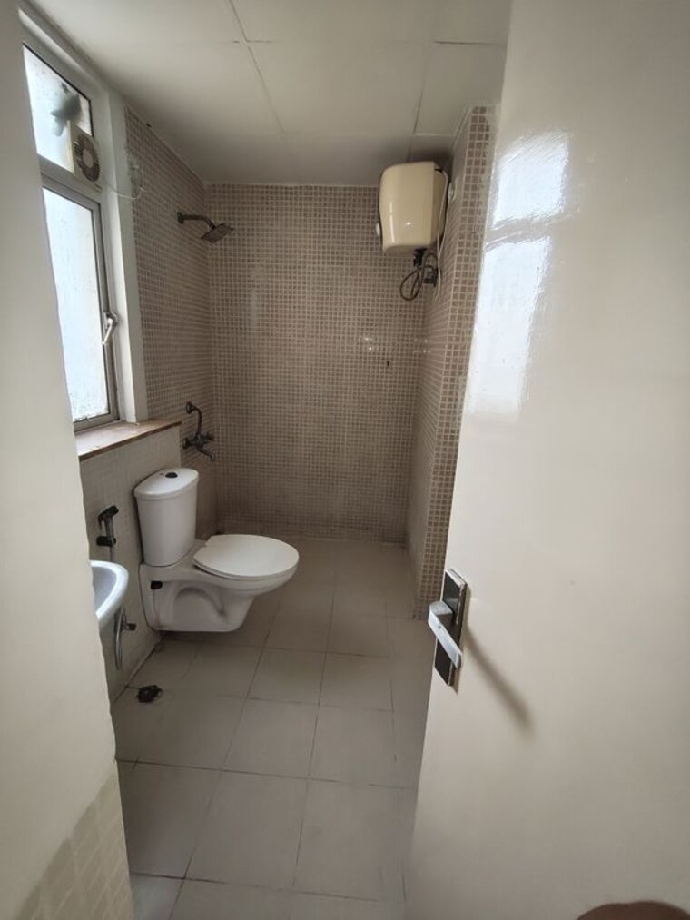 Bathroom, jaypee-greens-kosmos 3 Bedroom 1365 Sq.Ft. Apartment In Sector 134 Noida 9912133