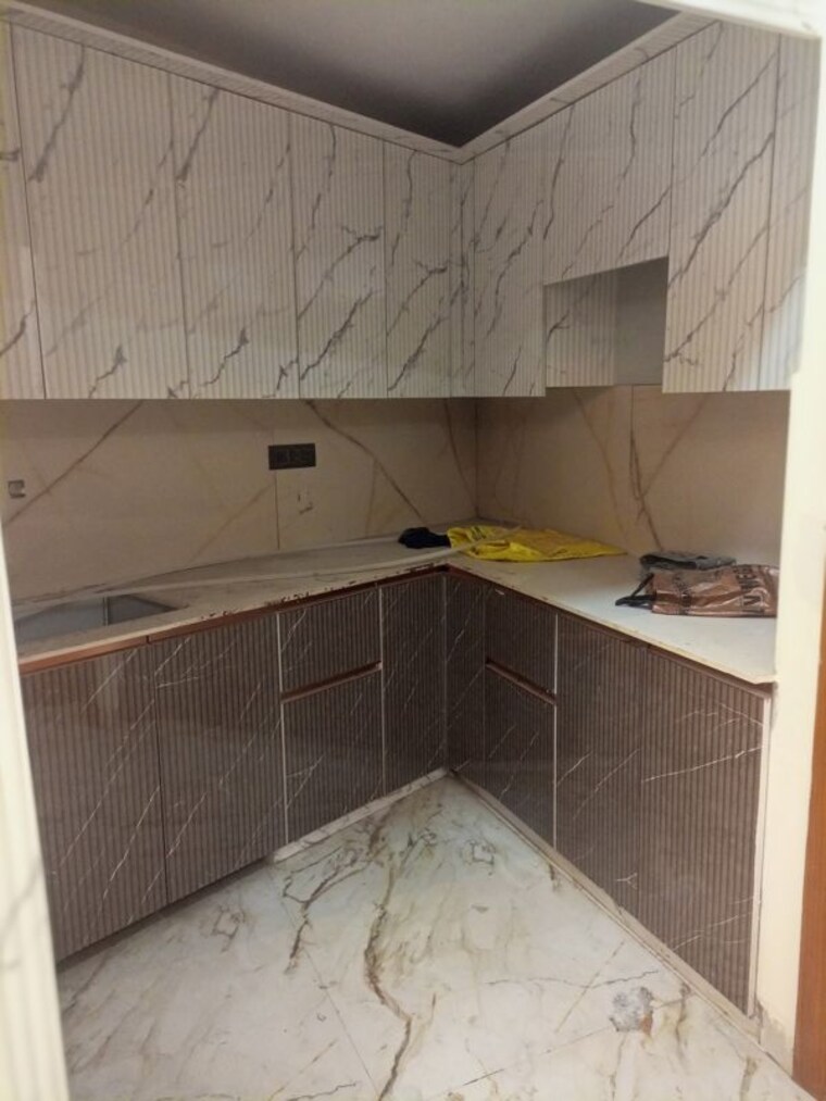 Kitchen, sector 73 3 Bedroom 1350 Sq.Ft. Builder Floor In Sector 73 Noida 9912153