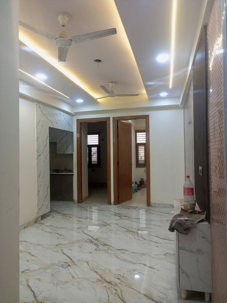 Living Room, sector 73 3 Bedroom 1350 Sq.Ft. Builder Floor In Sector 73 Noida 9912153