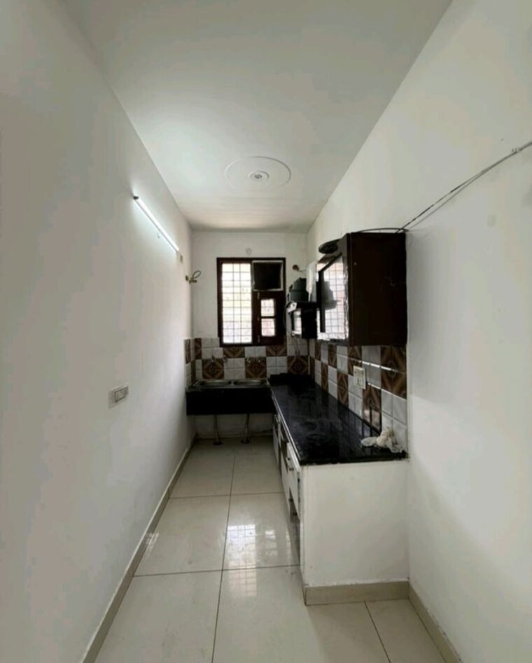Kitchen, pir machalla 3 Bedroom 1050 Sq.Ft. Builder Floor In Pir Machalla Zirakpur 9912174