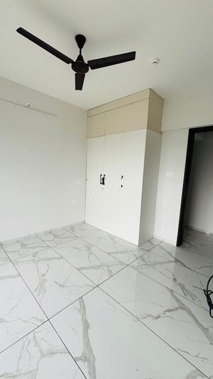 Room in 3 BHK Apartment at Rahul Downtown, Punawale – for Rent