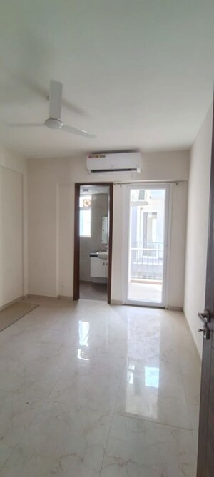 Room in 3 BHK Apartment at Emaar Palm Gardens, Sector 83 – for Sale