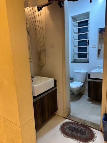 Bathroom in 4 BHK Apartment at Sheth Vasant Lawns, Laxmi Nagar – for Sale
