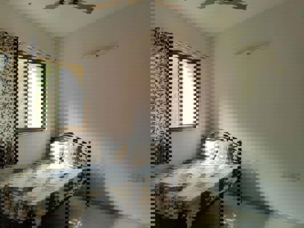 1 BHK + Pooja Room Apartment For Sale in Hiranandani Estate Queens